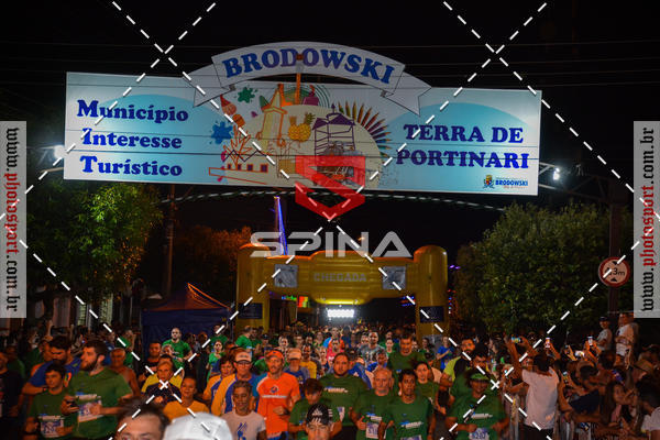 Buy your photos of the event70 CORRIDA DE BRODOWSKI on Fotop