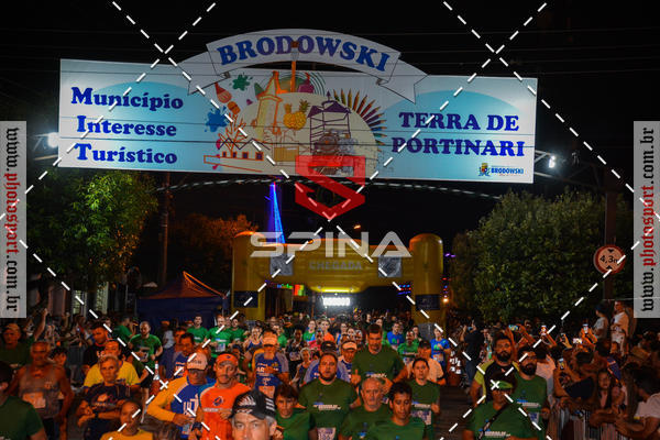 Buy your photos of the event70 CORRIDA DE BRODOWSKI on Fotop