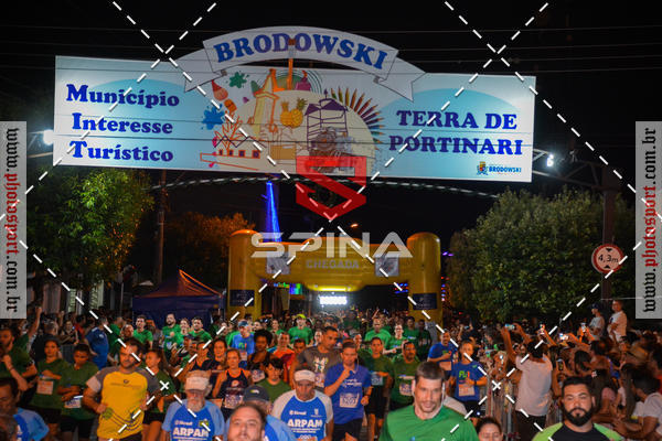 Buy your photos of the event70 CORRIDA DE BRODOWSKI on Fotop