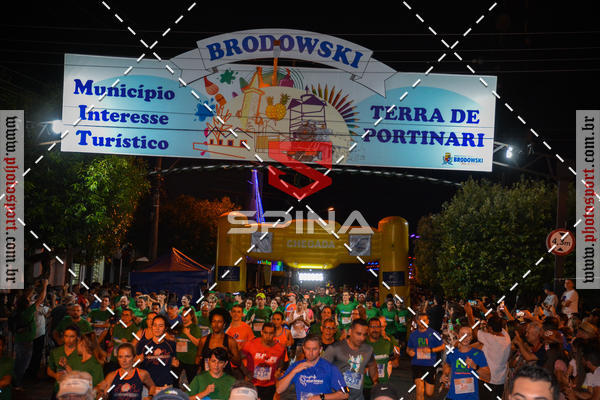 Buy your photos of the event70 CORRIDA DE BRODOWSKI on Fotop