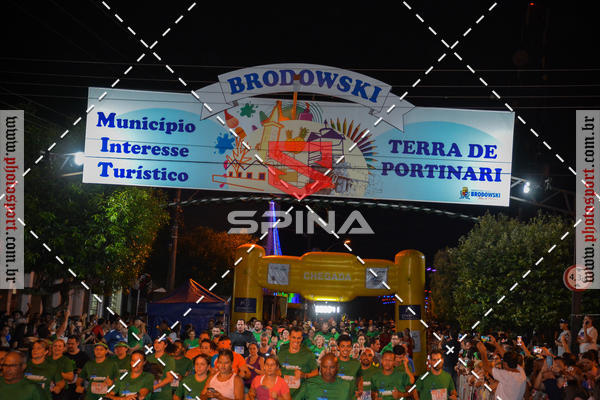 Buy your photos of the event70 CORRIDA DE BRODOWSKI on Fotop