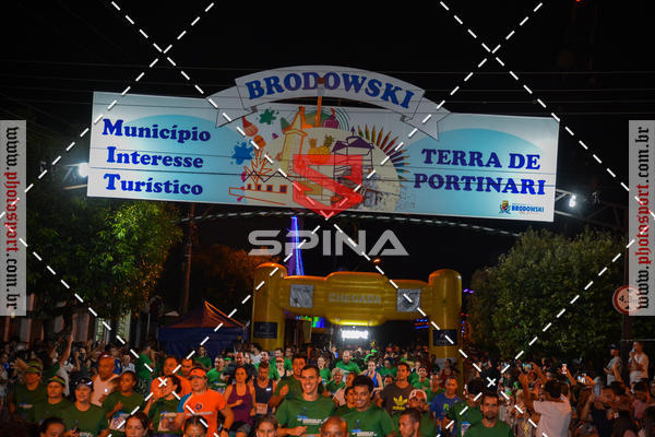 Buy your photos of the event70 CORRIDA DE BRODOWSKI on Fotop