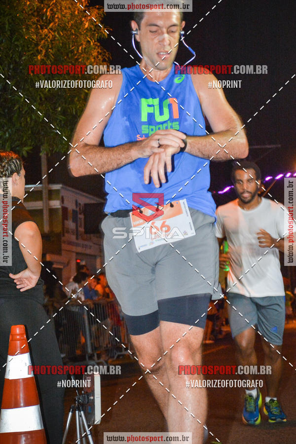 Buy your photos of the event70 CORRIDA DE BRODOWSKI on Fotop