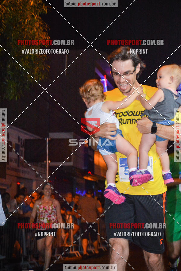 Buy your photos of the event70 CORRIDA DE BRODOWSKI on Fotop