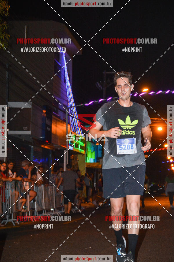 Buy your photos of the event70 CORRIDA DE BRODOWSKI on Fotop