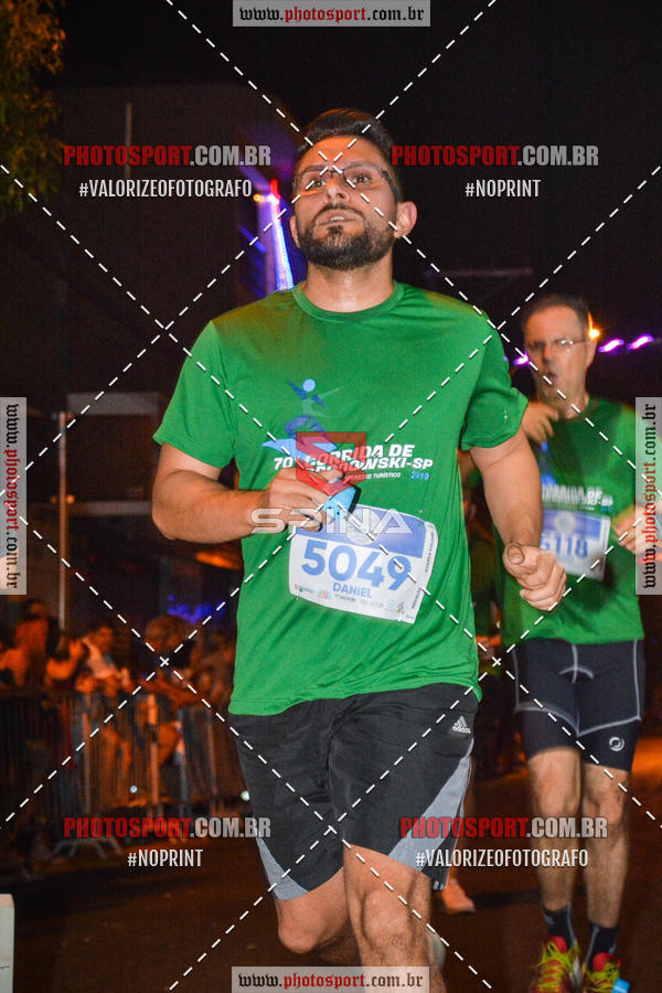 Buy your photos of the event70 CORRIDA DE BRODOWSKI on Fotop