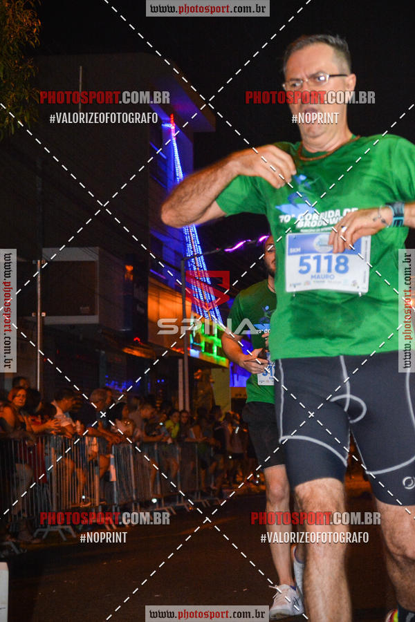 Buy your photos of the event70 CORRIDA DE BRODOWSKI on Fotop