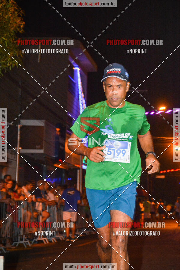 Buy your photos of the event70 CORRIDA DE BRODOWSKI on Fotop