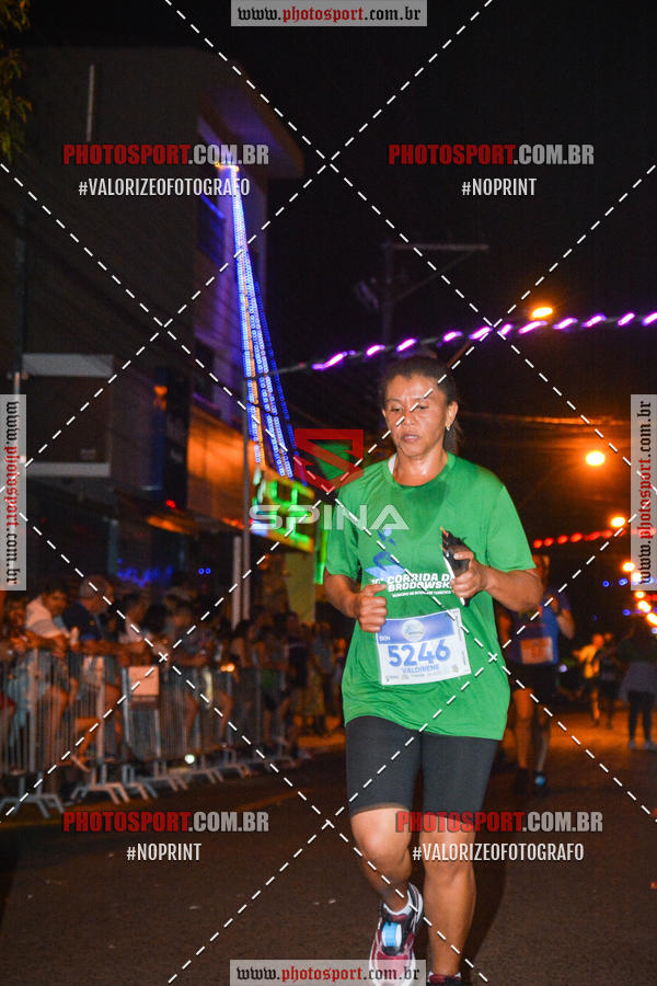 Buy your photos of the event70 CORRIDA DE BRODOWSKI on Fotop