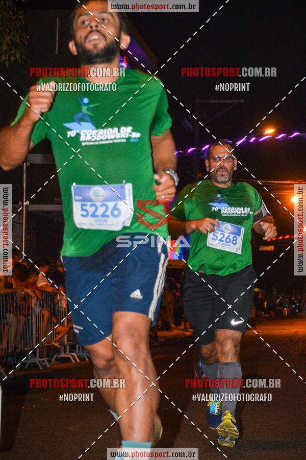 Buy your photos of the event70 CORRIDA DE BRODOWSKI on Fotop