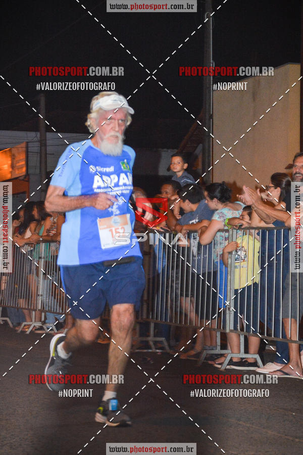 Buy your photos of the event70 CORRIDA DE BRODOWSKI on Fotop