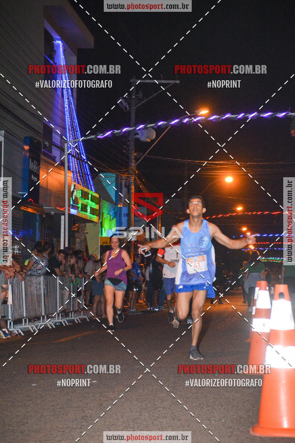 Buy your photos of the event70 CORRIDA DE BRODOWSKI on Fotop