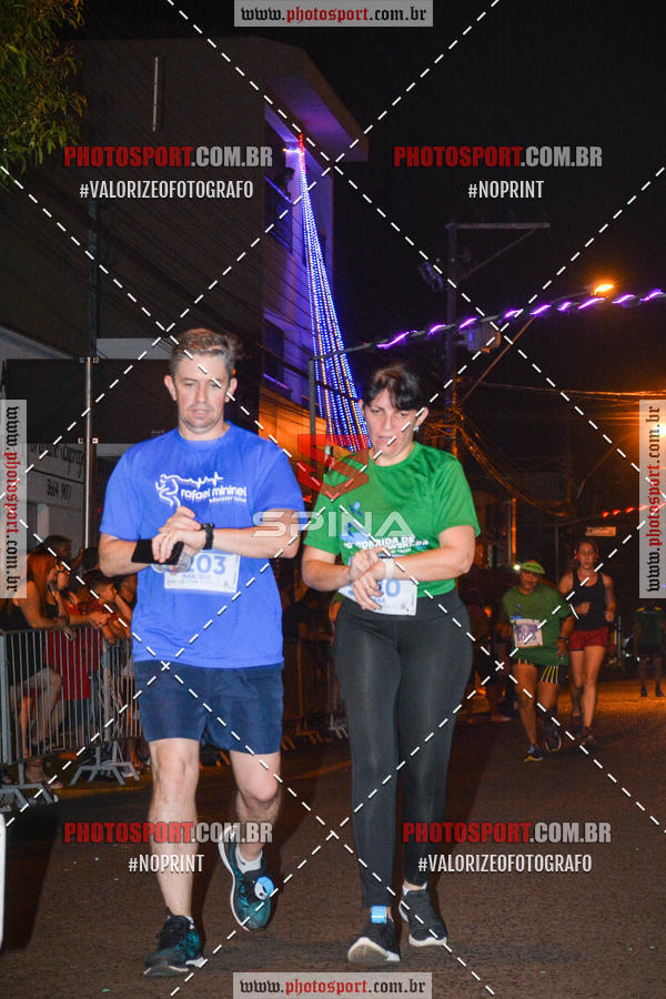 Buy your photos of the event70 CORRIDA DE BRODOWSKI on Fotop