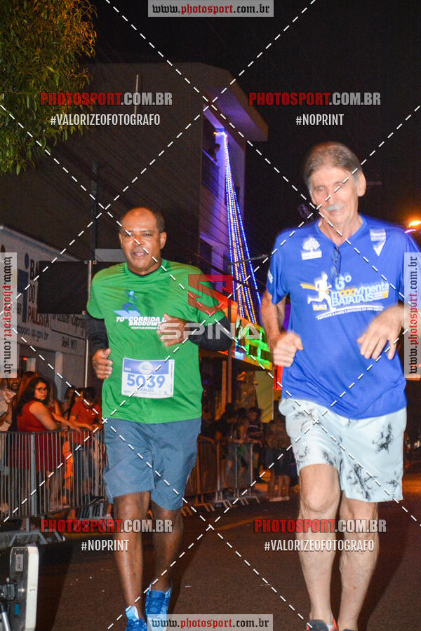 Buy your photos of the event70 CORRIDA DE BRODOWSKI on Fotop