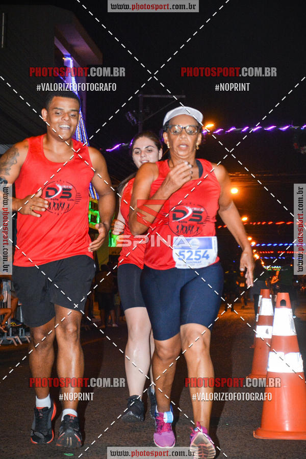 Buy your photos of the event70 CORRIDA DE BRODOWSKI on Fotop