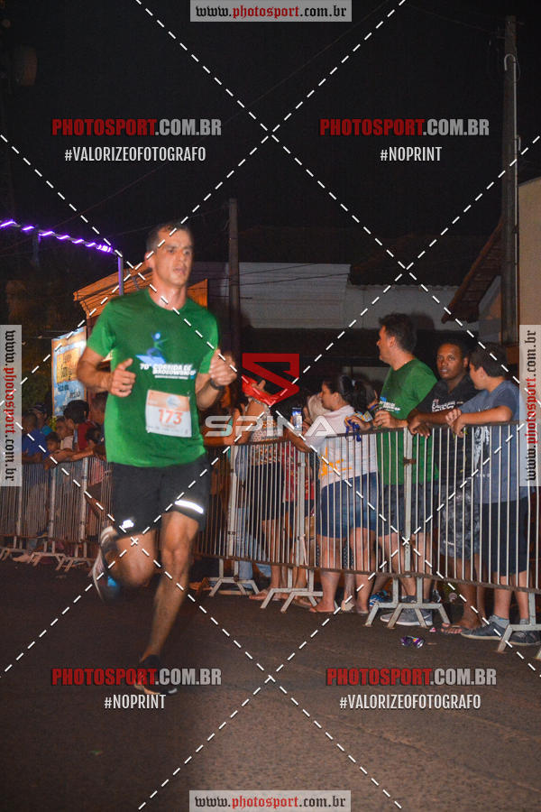 Buy your photos of the event70 CORRIDA DE BRODOWSKI on Fotop