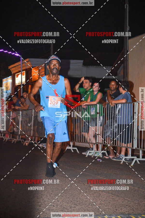 Buy your photos of the event70 CORRIDA DE BRODOWSKI on Fotop