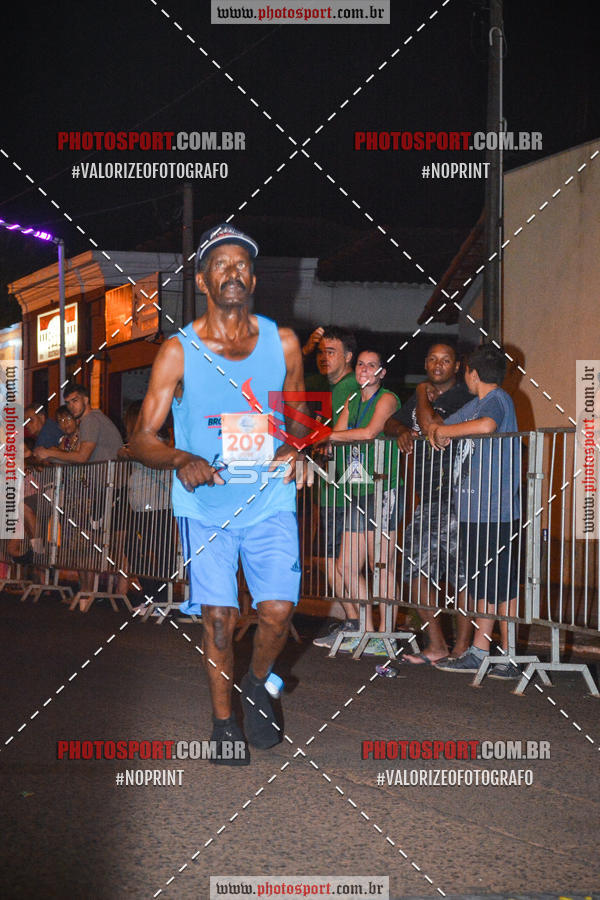 Buy your photos of the event70 CORRIDA DE BRODOWSKI on Fotop