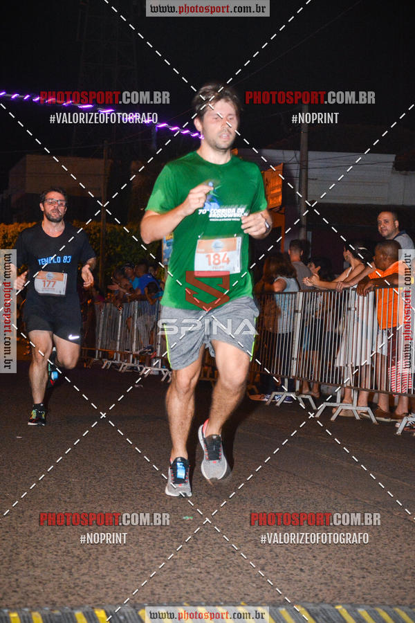 Buy your photos of the event70 CORRIDA DE BRODOWSKI on Fotop