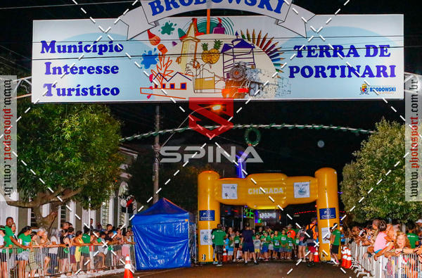 Buy your photos of the event70 CORRIDA DE BRODOWSKI on Fotop