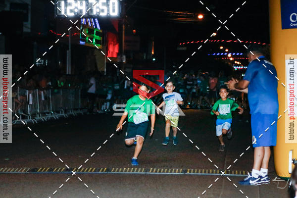 Buy your photos of the event70 CORRIDA DE BRODOWSKI on Fotop