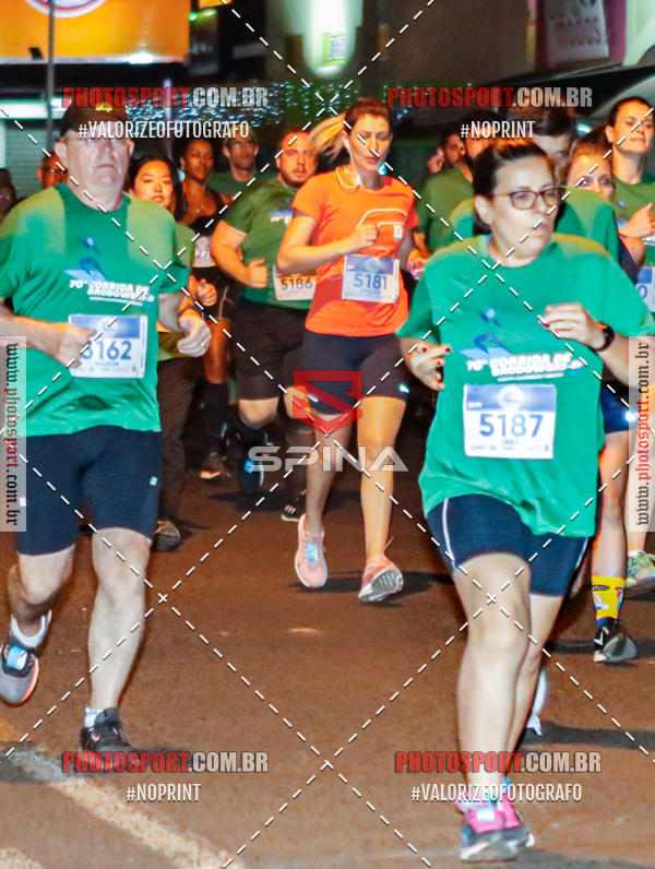 Buy your photos of the event70 CORRIDA DE BRODOWSKI on Fotop