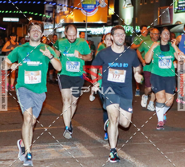 Buy your photos of the event70 CORRIDA DE BRODOWSKI on Fotop