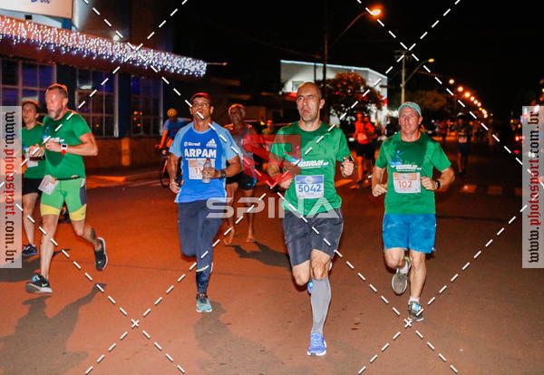 Buy your photos of the event70 CORRIDA DE BRODOWSKI on Fotop