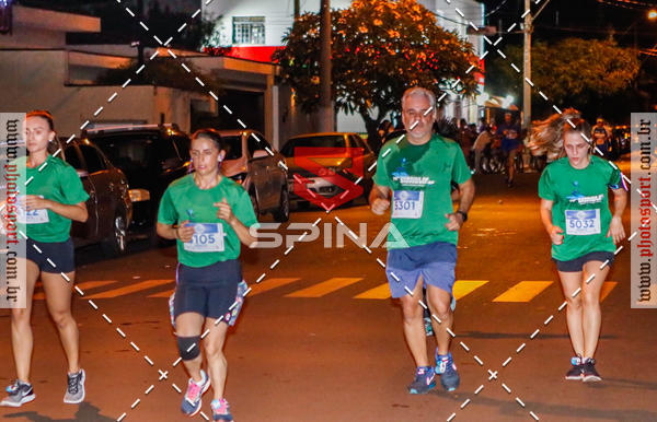 Buy your photos of the event70 CORRIDA DE BRODOWSKI on Fotop