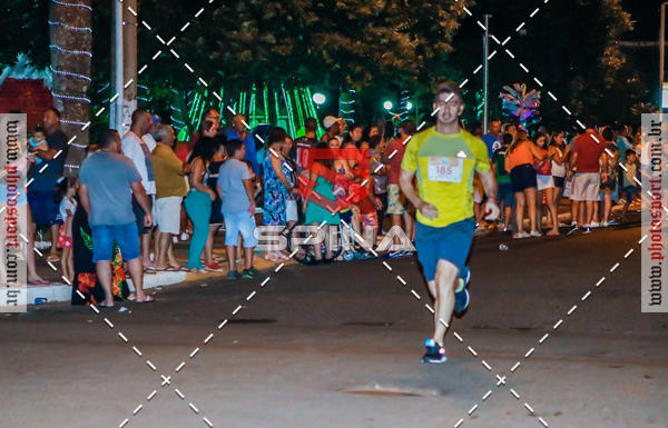 Buy your photos of the event70 CORRIDA DE BRODOWSKI on Fotop
