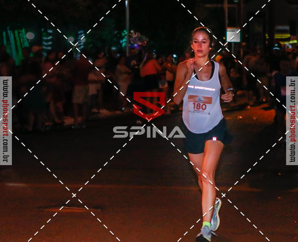 Buy your photos of the event70 CORRIDA DE BRODOWSKI on Fotop