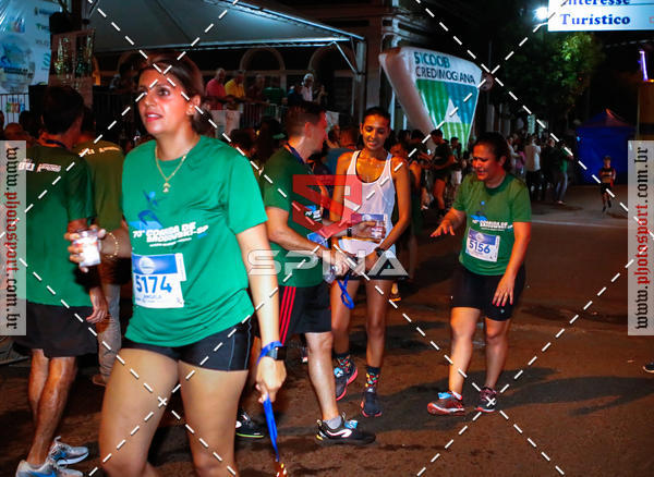 Buy your photos of the event70 CORRIDA DE BRODOWSKI on Fotop