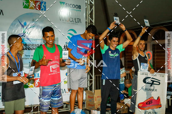 Buy your photos of the event70 CORRIDA DE BRODOWSKI on Fotop