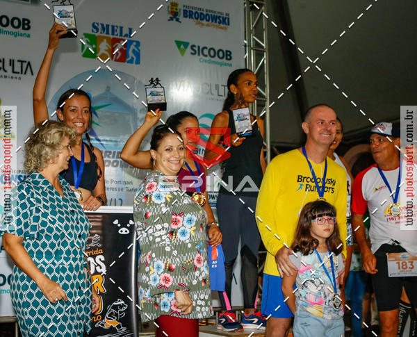 Buy your photos of the event70 CORRIDA DE BRODOWSKI on Fotop