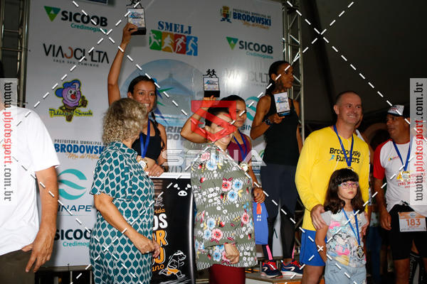 Buy your photos of the event70 CORRIDA DE BRODOWSKI on Fotop