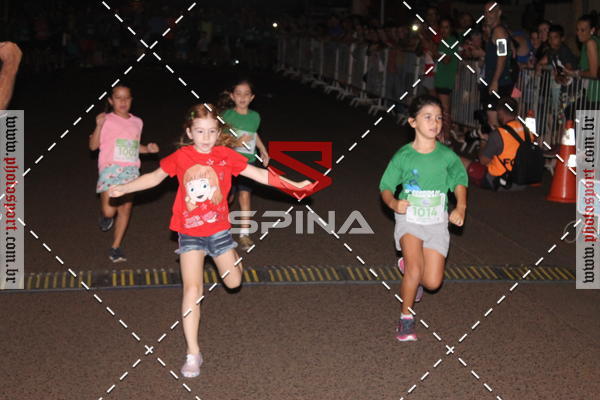 Buy your photos of the event70 CORRIDA DE BRODOWSKI on Fotop