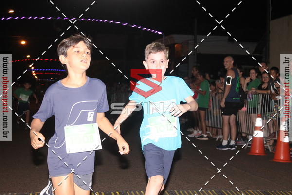 Buy your photos of the event70 CORRIDA DE BRODOWSKI on Fotop