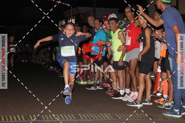 Buy your photos of the event70 CORRIDA DE BRODOWSKI on Fotop