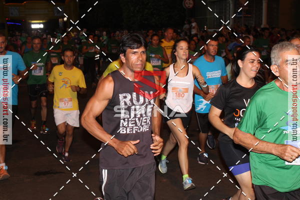 Buy your photos of the event70 CORRIDA DE BRODOWSKI on Fotop