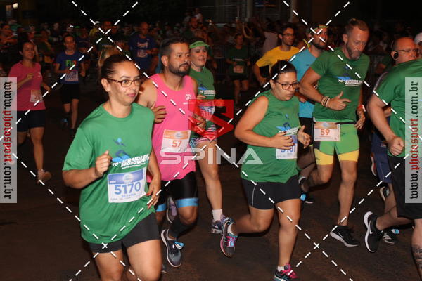 Buy your photos of the event70 CORRIDA DE BRODOWSKI on Fotop