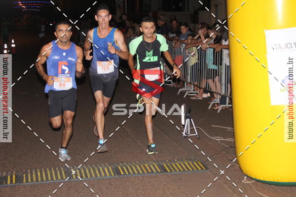 Achetez vos photos de l'vnement70 CORRIDA DE BRODOWSKI sur Fotop