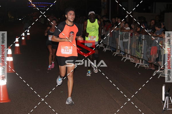Buy your photos of the event70 CORRIDA DE BRODOWSKI on Fotop