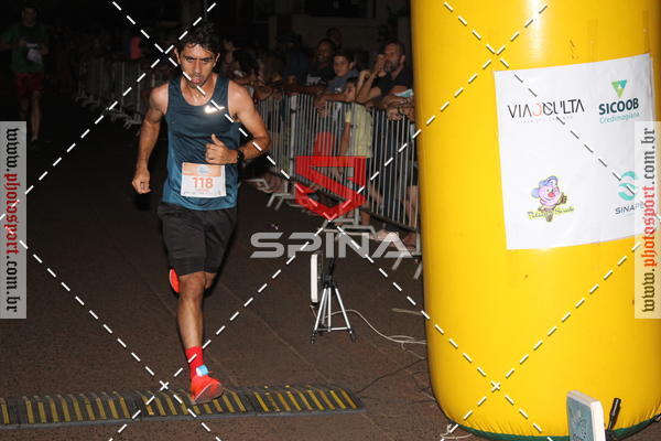 Buy your photos of the event70 CORRIDA DE BRODOWSKI on Fotop