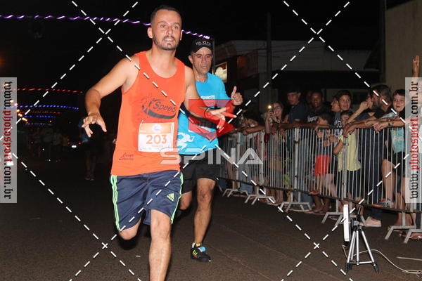 Buy your photos of the event70 CORRIDA DE BRODOWSKI on Fotop