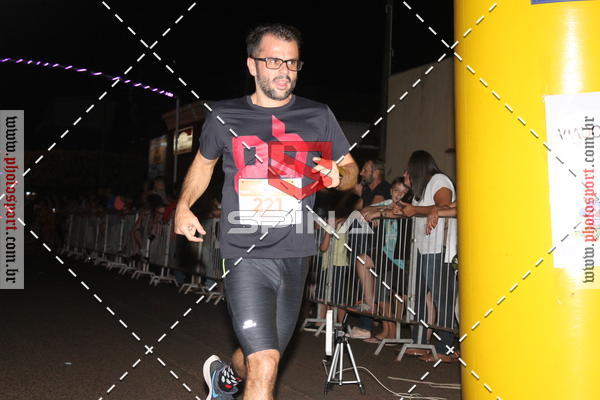 Buy your photos of the event70 CORRIDA DE BRODOWSKI on Fotop