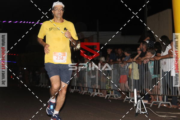 Buy your photos of the event70 CORRIDA DE BRODOWSKI on Fotop
