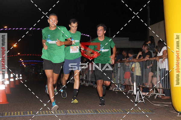 Buy your photos of the event70 CORRIDA DE BRODOWSKI on Fotop