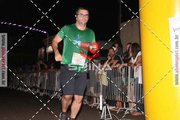 Buy your photos of the event70 CORRIDA DE BRODOWSKI on Fotop