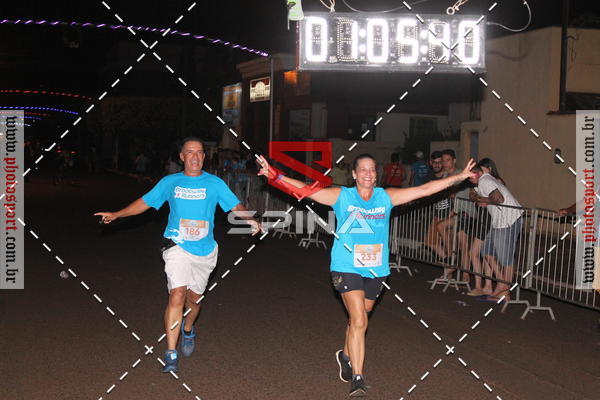 Buy your photos of the event70 CORRIDA DE BRODOWSKI on Fotop