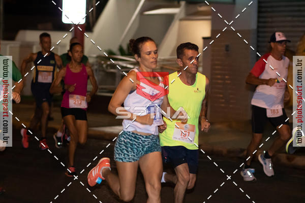 Achetez vos photos de l'vnement70 CORRIDA DE BRODOWSKI sur Fotop